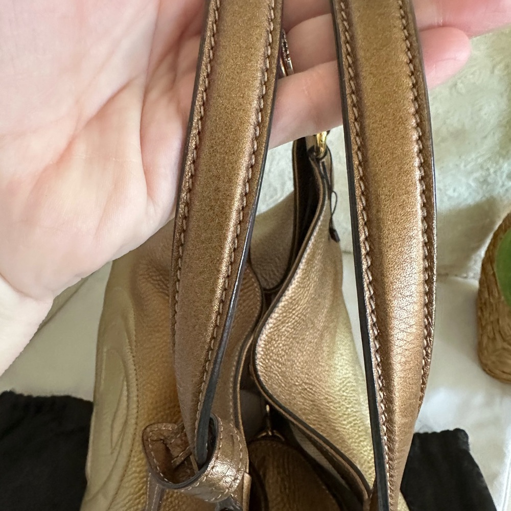 Gucci RARE Gold Ombre Pebbled Leather Shoulder Bag with Tassel - Picture 6 of 9